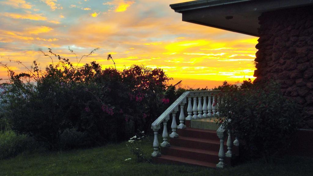 Hotel Las Fresas Del Volcan Poas Sabana Redonda 客房 照片